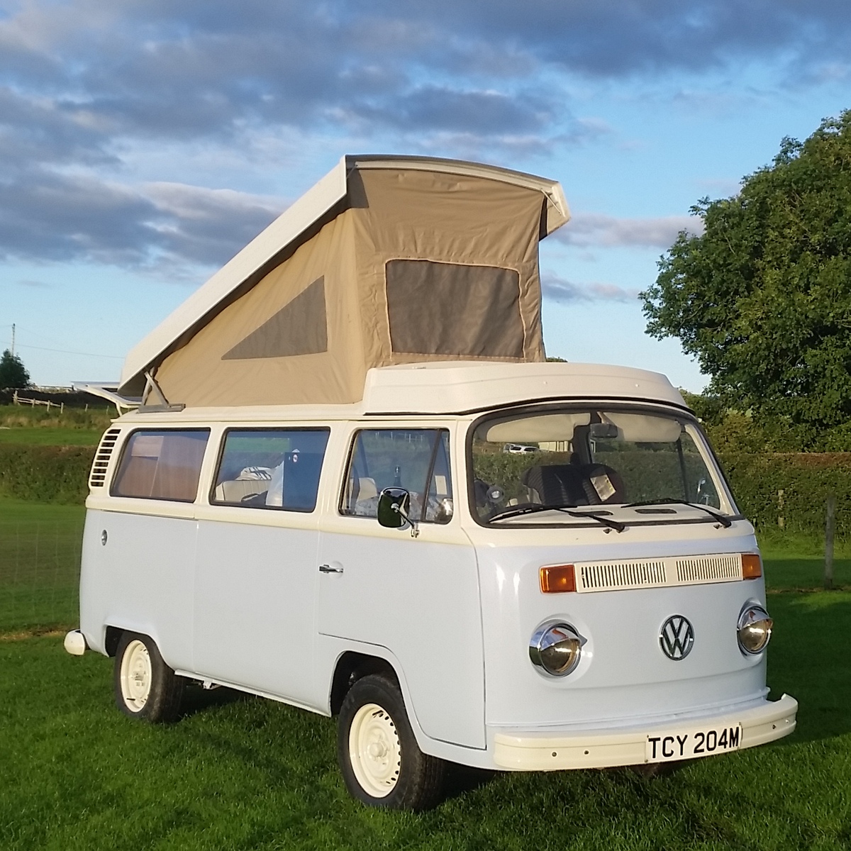 Volkwagon T2 Bay Campervan  for hire in  Cowliing