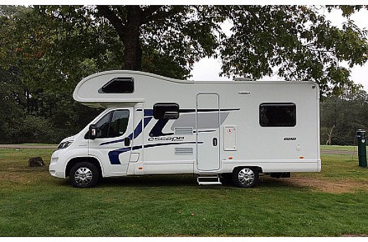 Swift  Escape 686 hire Callander