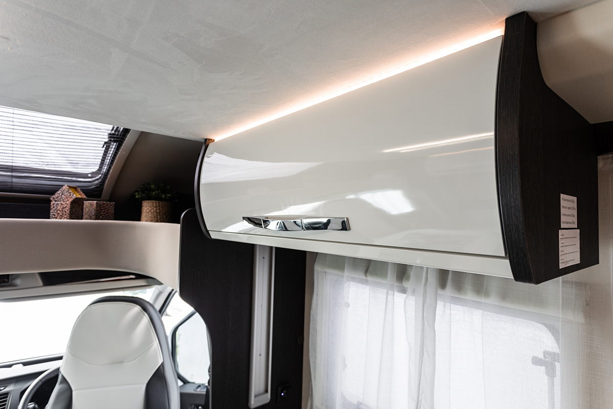 Motorhome hire Aberdeen Roller Team Zefiro 696