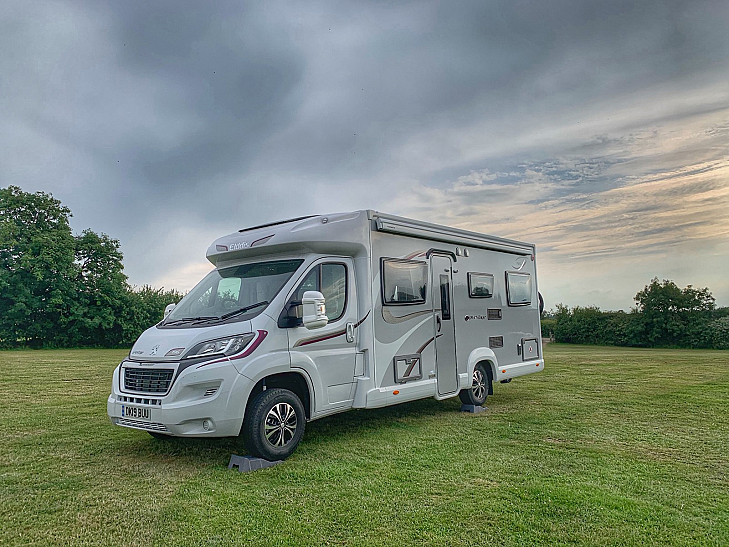 Elddis Prestige 196 hire Godmanchester