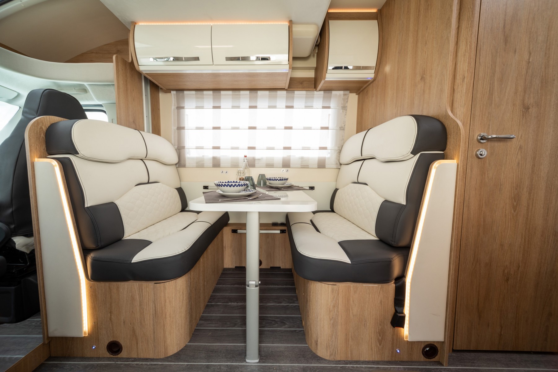 Motorhome hire Exeter Roller Team 747