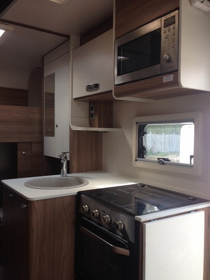 Motorhome hire Barton Upon Humber Swift Champagne 695