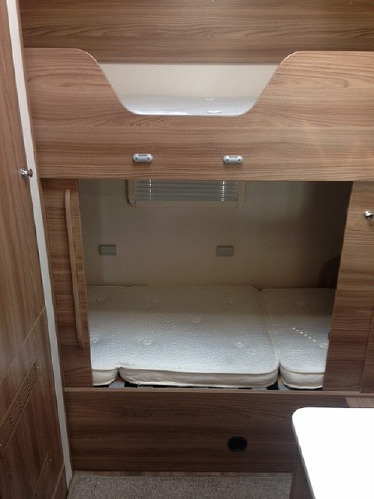 Motorhome hire Barton Upon Humber Swift Champagne 695