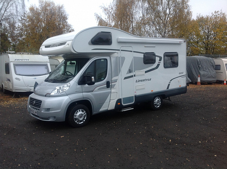 Motorhome hire Edinburgh Swift 622