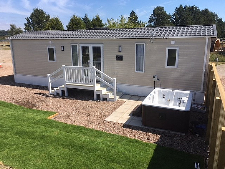 Deeside 3 Bed Caravan with Hot Tub hire Aberdeen