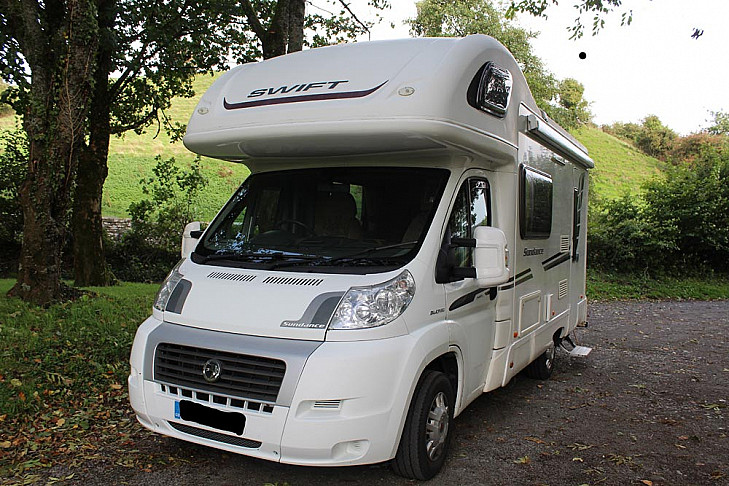 Swift Sundance 590RS hire Upper Tumble, Llanelli