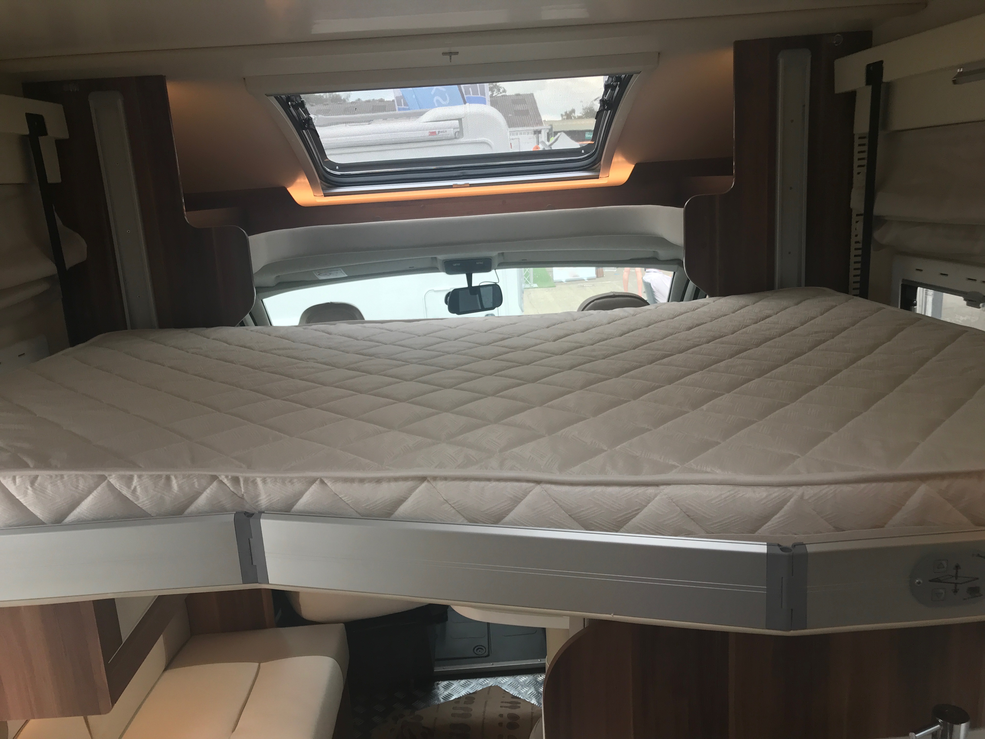 Motorhome hire Drighlington Roller Team TLine 785