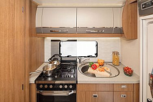 Motorhome hire STRATHAVEN