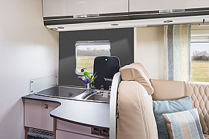 Motorhome hire LONGWORTH