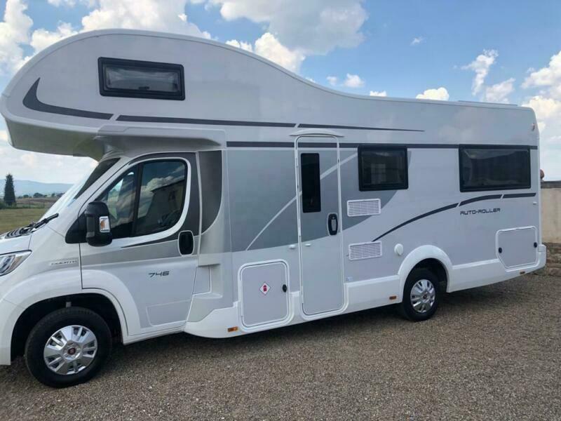 Motorhome hire station town rollerteam 746