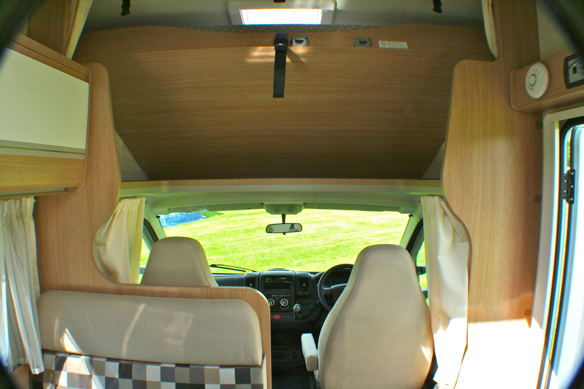 Motorhome hire Bristol SunLight Motorhome A70 6 Berth