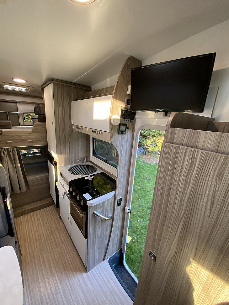 Motorhome hire newcastle Benimar primero 🔥 LUXURY 6 BERTH 🔥 313 benimar