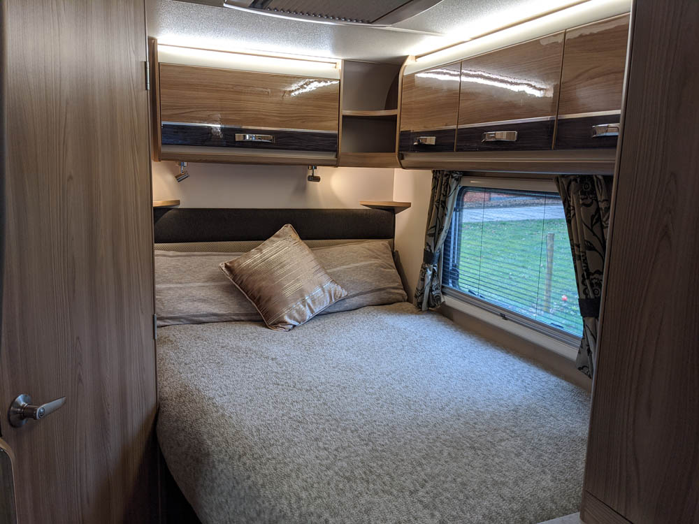 Motorhome hire Ravenshead * Automatic * Bessacarr Hi Style 454