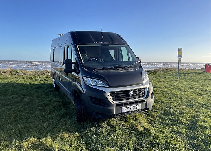 Auto Trail Expedition 67 hire Beverley
