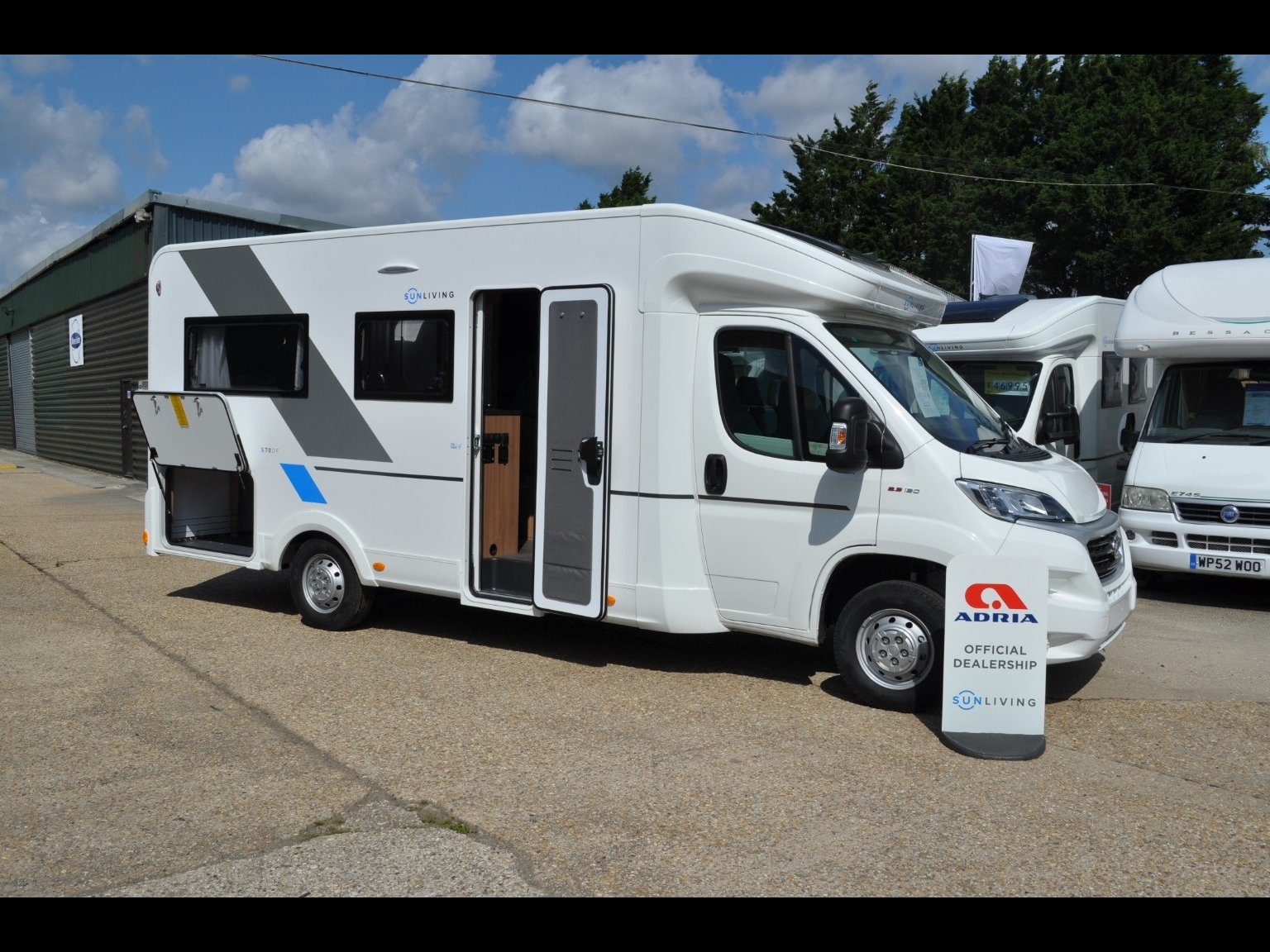 Motorhome hire Bosham, Chichester Sun Living S70 DF