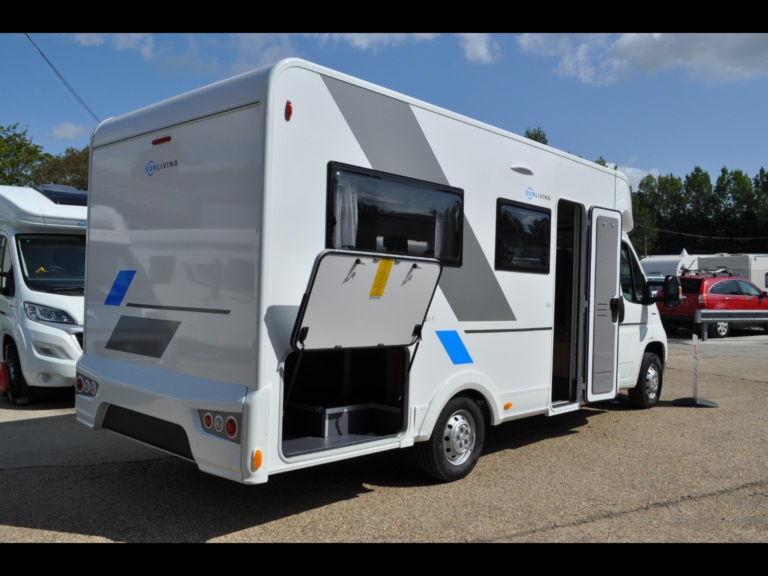 Motorhome hire Bosham, Chichester Sun Living S70 DF