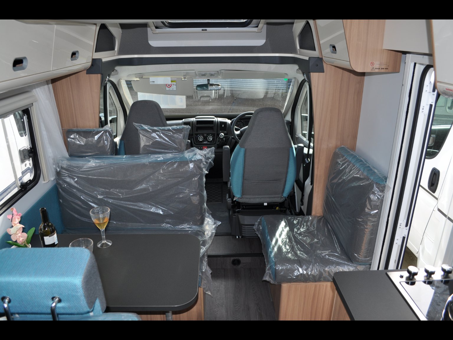 Motorhome hire Bosham, Chichester Sun Living S70 DF