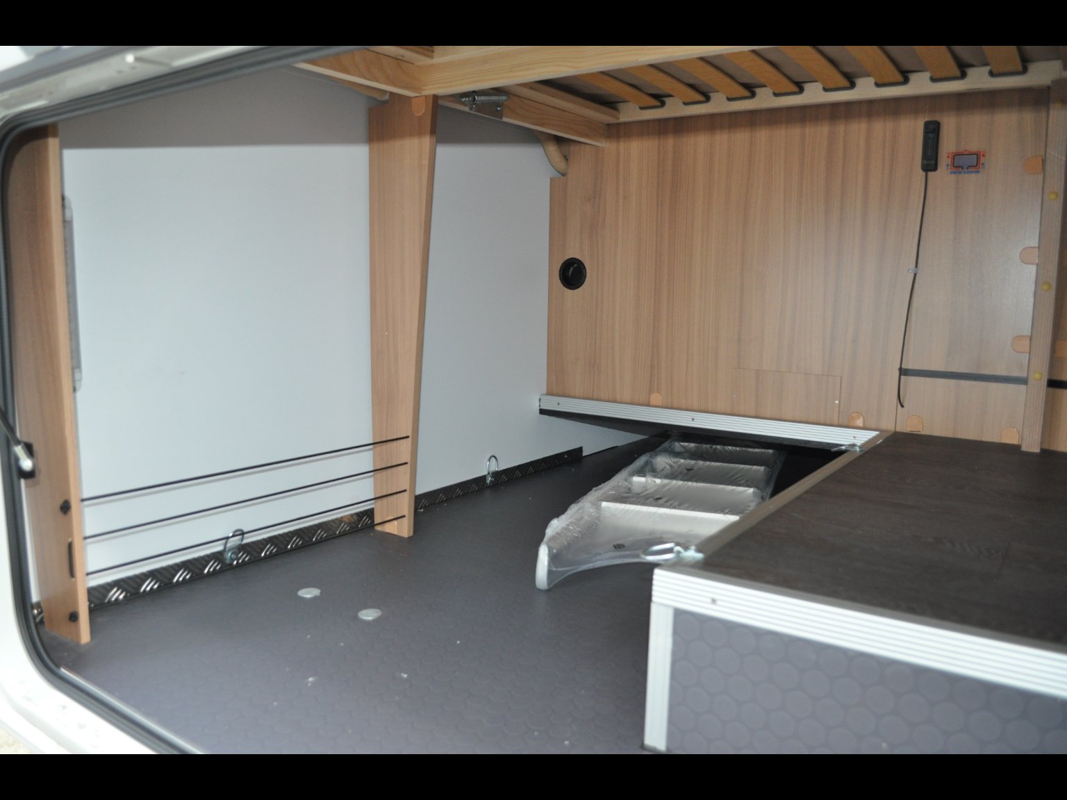 Motorhome hire Bosham, Chichester Sun Living S70 DF