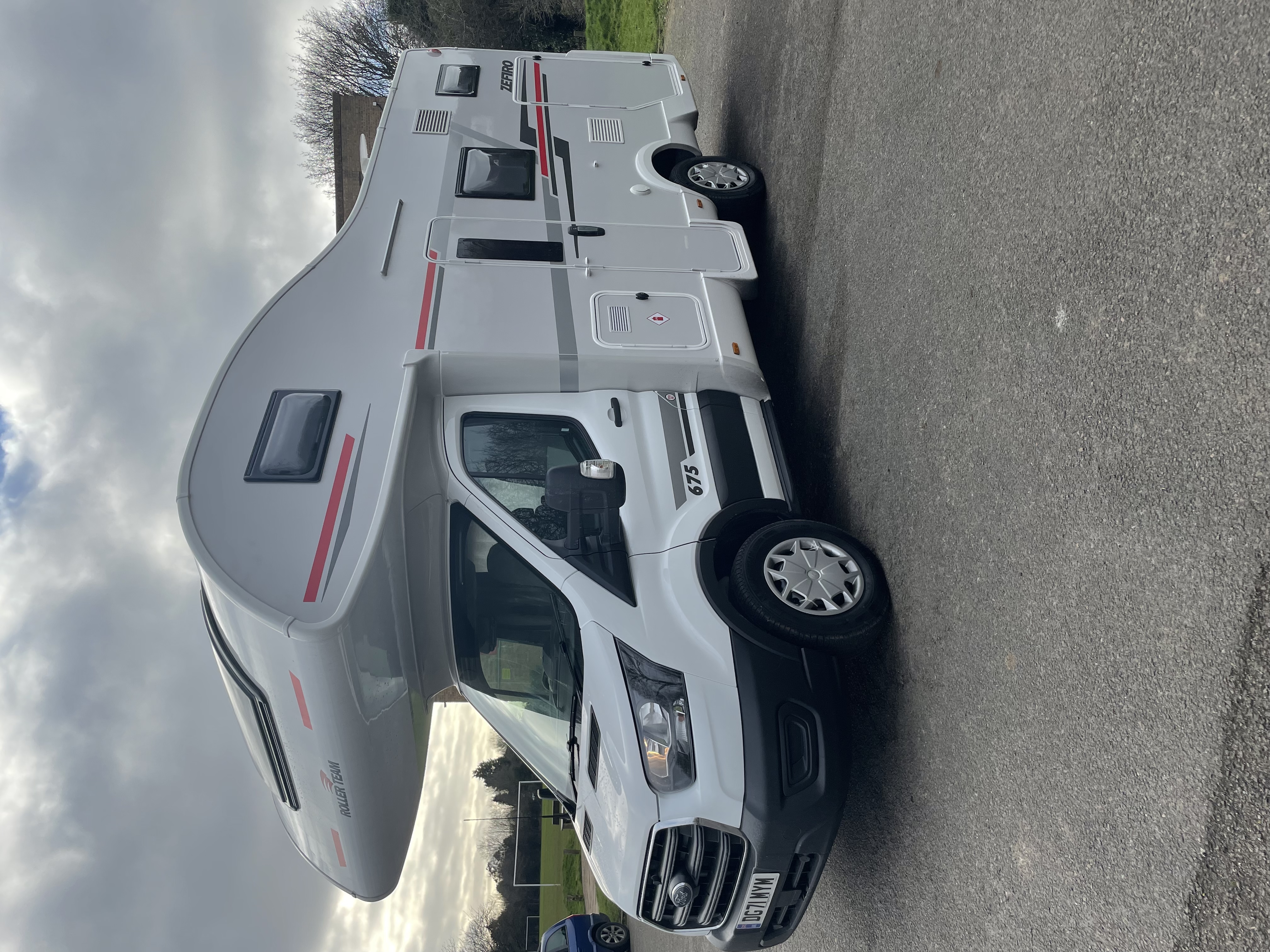 Roller team 675 Motorhome  for hire in  Sevenoaks