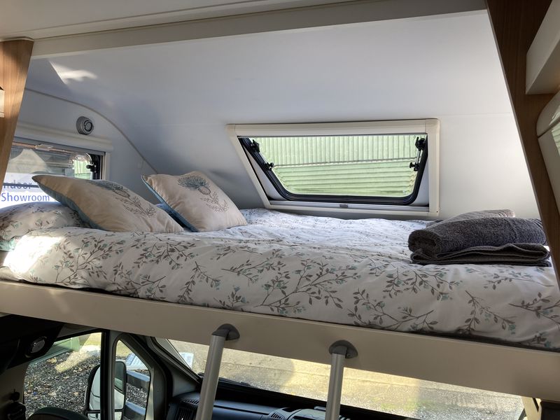 Motorhome hire Bosham, Chichester Sun Living A70 DK