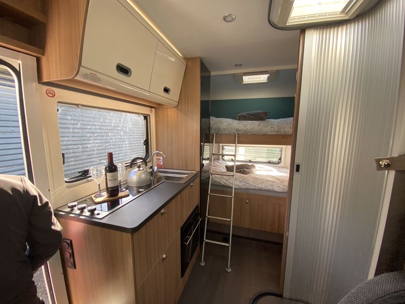 Motorhome hire Bosham, Chichester Sun Living A70 DK