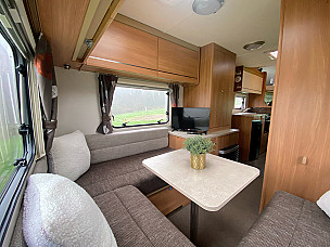 Motorhome hire Loscoe