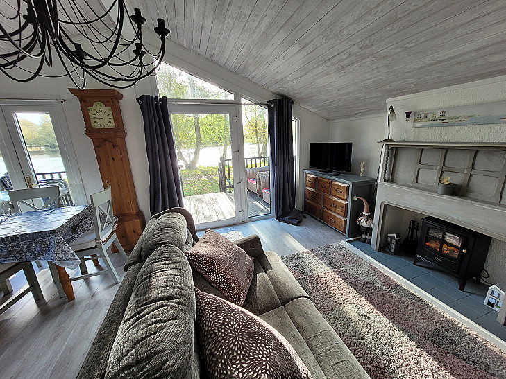 Caravan rental South Cerney - 2 bed Lodge