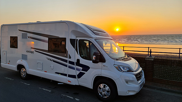 Swift Escape 694 hire Horam