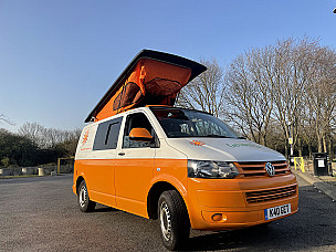 Volkswagen Transporter AUTOMATIC Campervan  for hire in  London