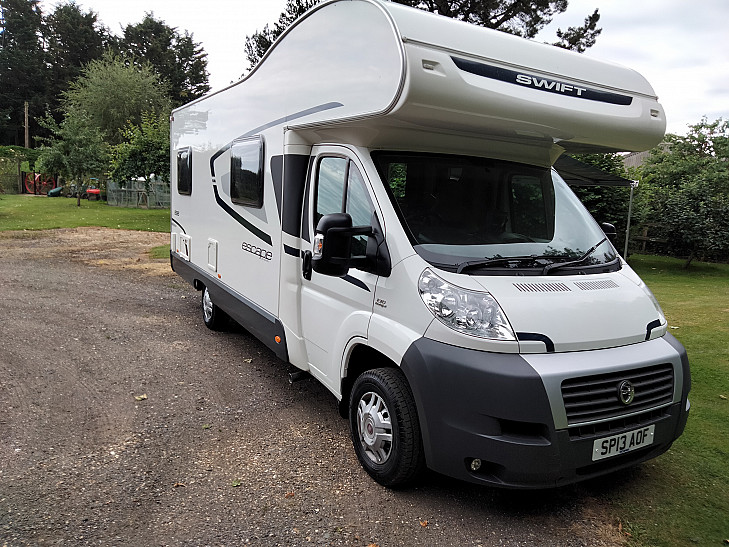 Swift Escape 686 hire Romsey