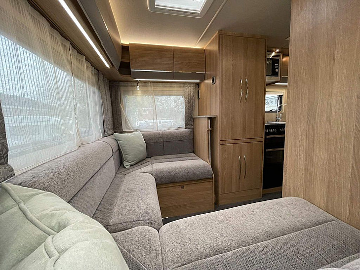 Motorhome hire Chippenham Auto Trail Imala 736
