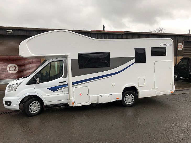 RImor EVO 5 6 berth hire Long eaton