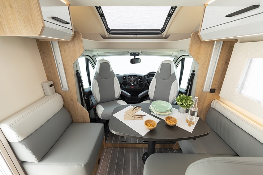 Rollerteam T-line 740 Motorhome  for hire in  Wilburton