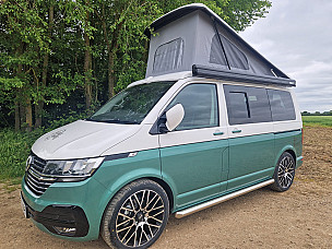 VW Campervan Transporter Campervan  for hire in  Rayleigh
