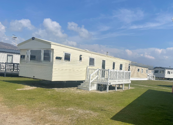 Horizon 2018 Static Caravan  for hire in  Porthmadog