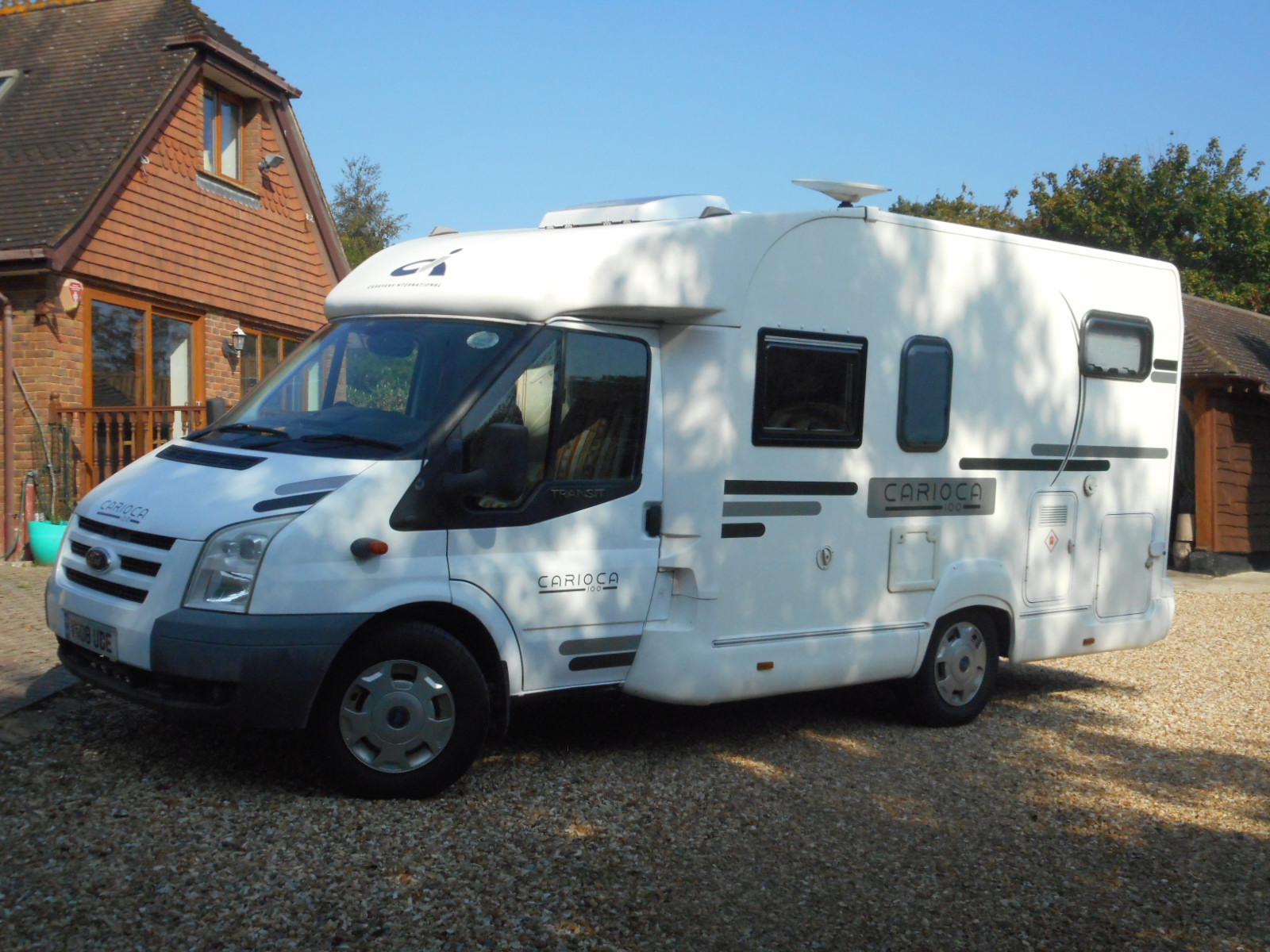 Ford Caroica 100 Motorhome  for hire in  romsey