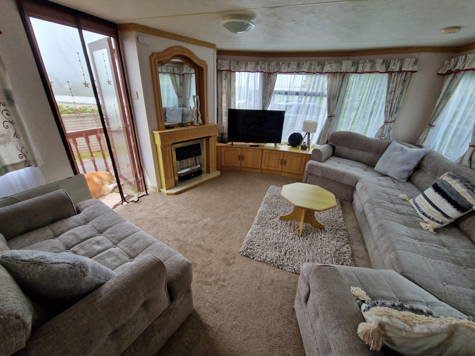 Atlas Ruby super Static Caravan  for hire in  Aberywystwyth