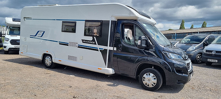 Bailey Alliance 76-4 (Luxury 4 berth fixed bed) hire Caerphilly