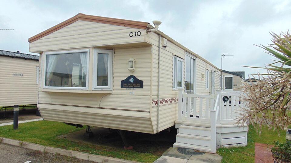 Static Caravan hire Rhyl Willerby Lyndhurst