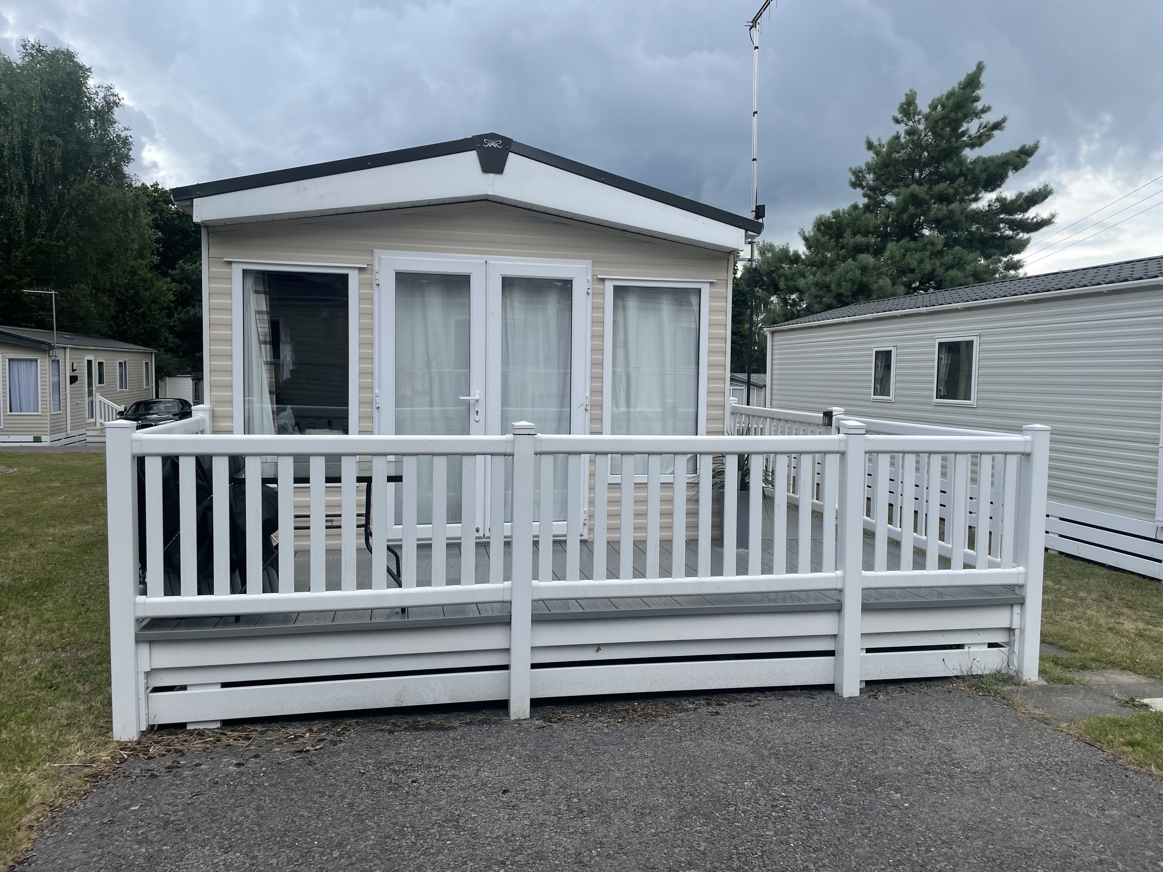 Regal Elegance Static Caravan  for hire in  Ringwood