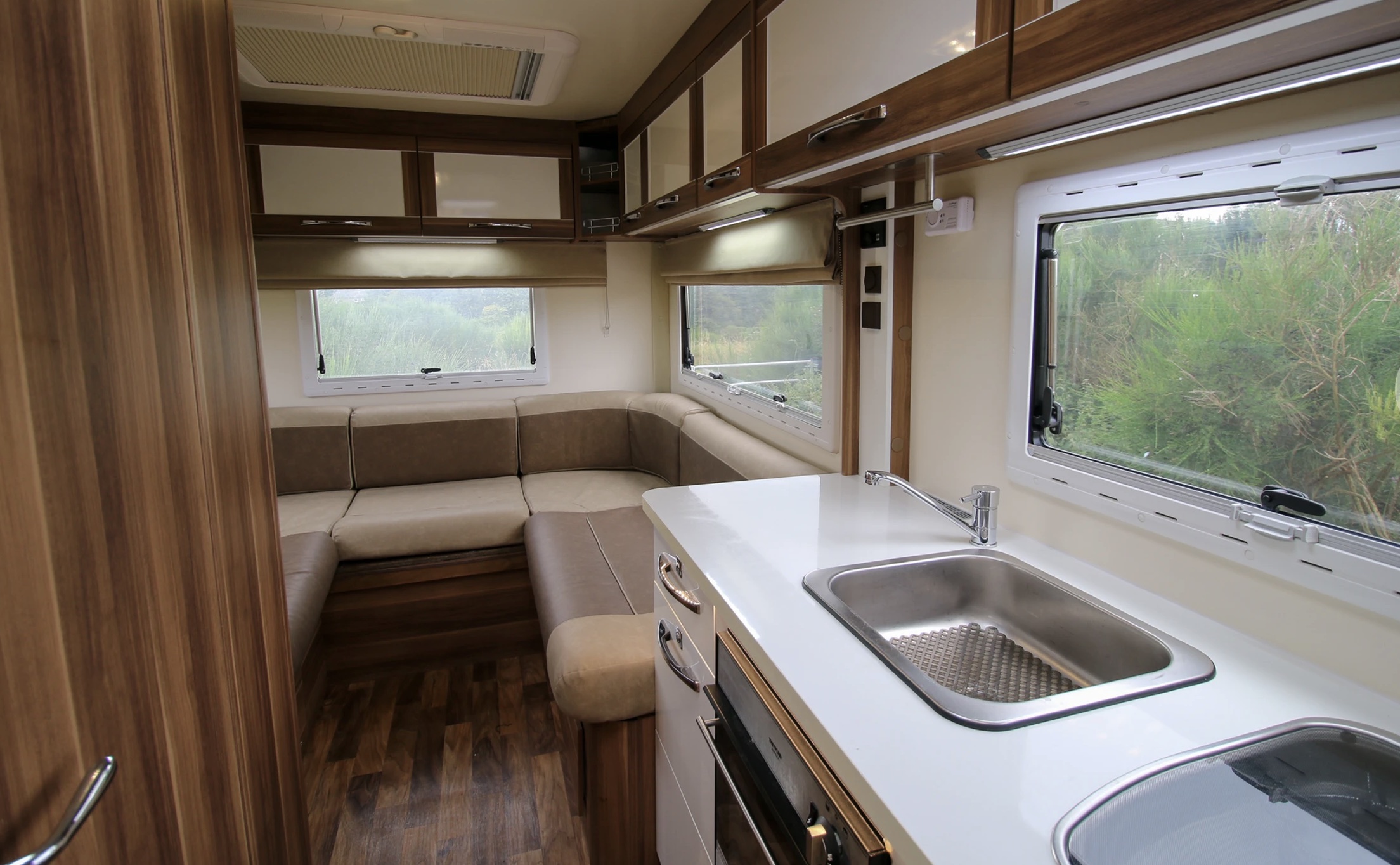 ROLLERTEAM 746 Motorhome  for hire in  Aberdeen