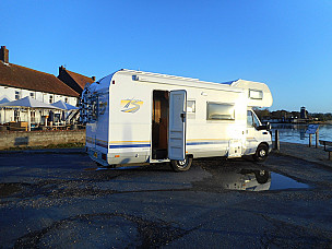 Motorhome hire romsey