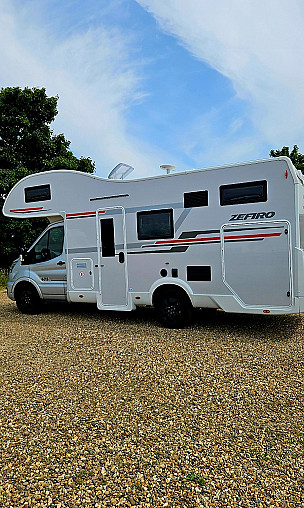 Rollerteam Zefiro 675 Motorhome  for hire in  Bedford