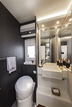 Motorhome hire Langbank