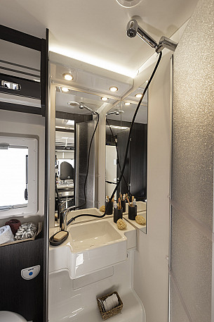 Motorhome hire Langbank