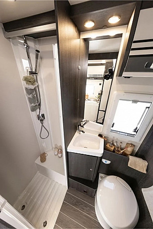 Motorhome hire Langbank