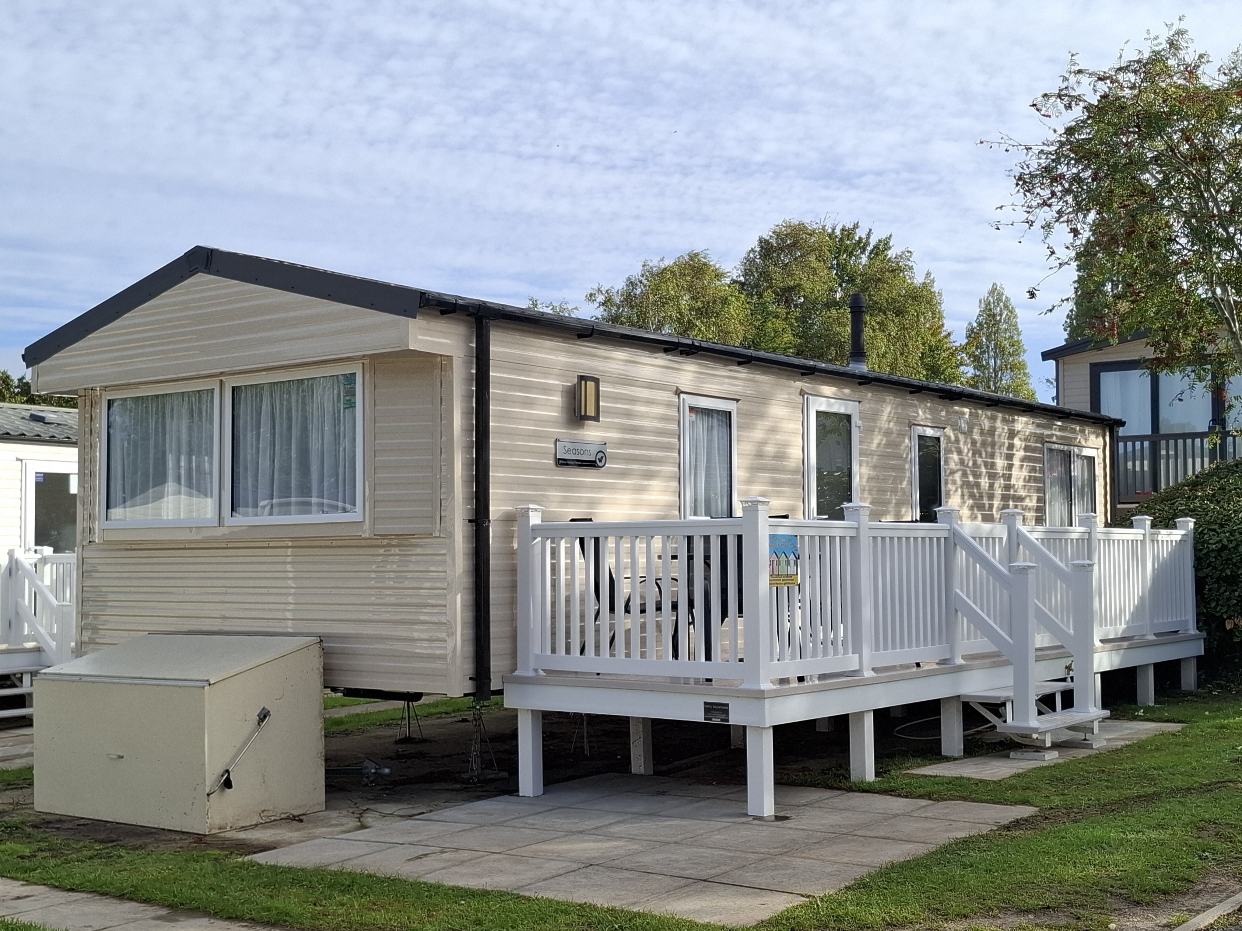 Willerby Seasons Static Caravan  for hire in  Poole