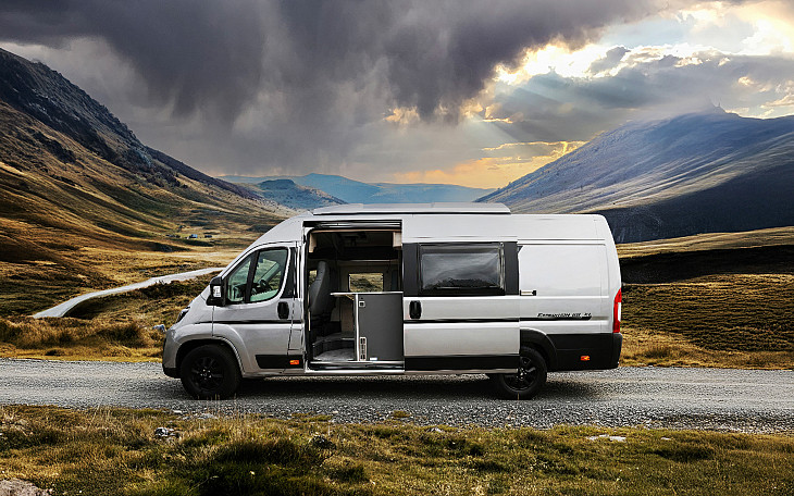 Fiat Ducato Autotrail Expedition 68XL 26 model hire Daventry