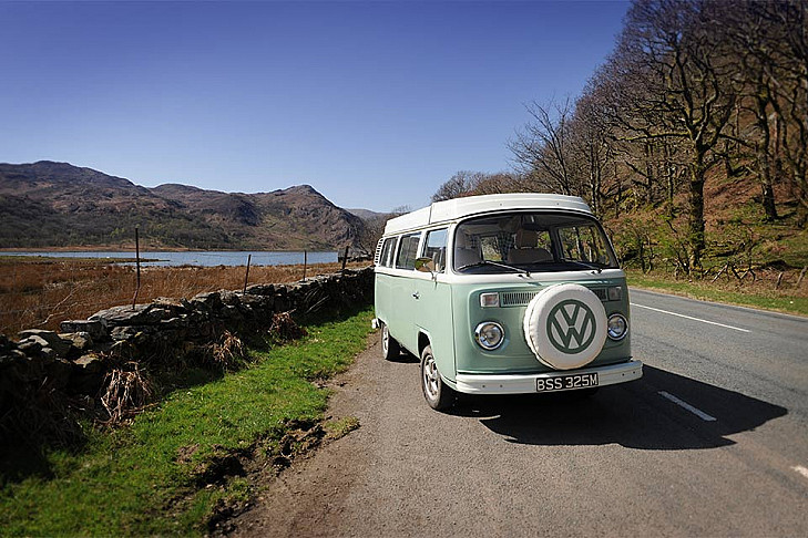 Volkswagan T2 Baywindow Campervan hire Garndolbenmaen