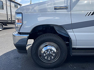 Motorhome hire Pride Quarter